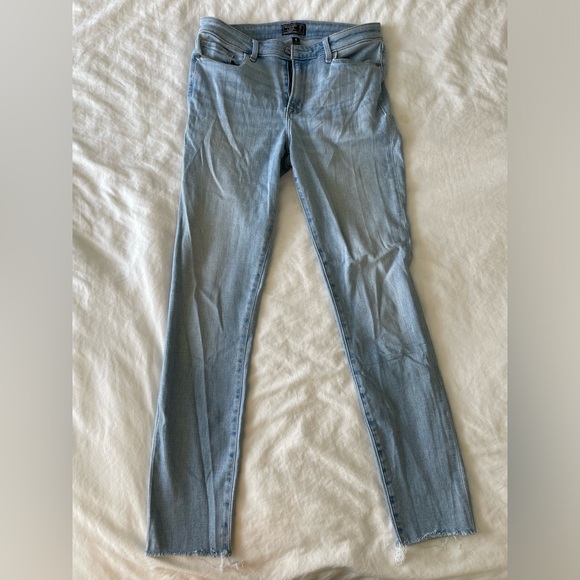 White Washed Mid Rise Super Skinny Ankle Jean. Abercrombie and Fitch. Size 28/6R - Picture 1 of 4